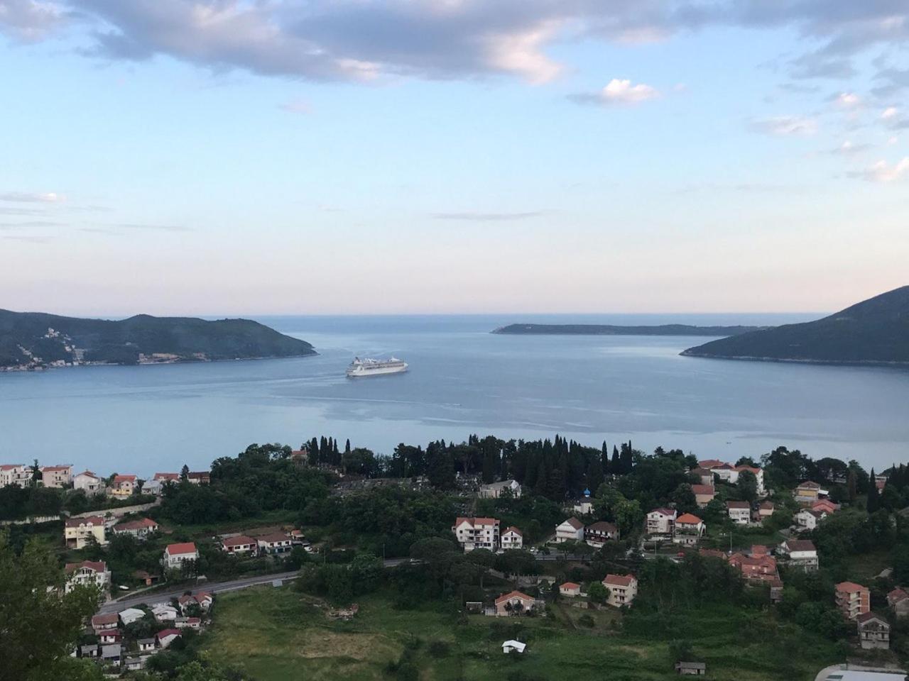 Magnificent Views Apartment Herceg Novi Quarto foto